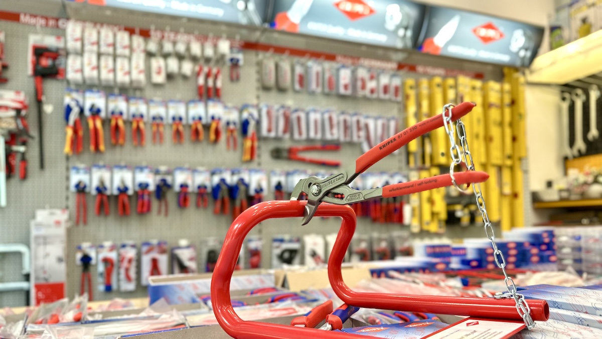 Đế thử tải kìm mỏ quạ KNIPEX Cobra® 87 01 250 có xích an toàn