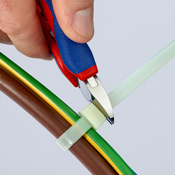 Ứng dụng kìm cắt cạnh Knipex 77 82 130 – Dành cho ngành linh kiện điện tử