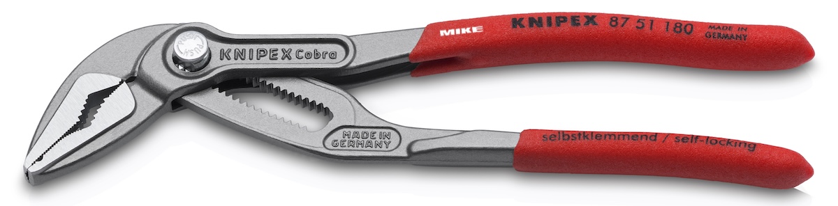 Kìm mỏ quạ Knipex 87 51 180 dài 180 mm, đầu thon mảnh, mở tối đa 32 mm. Thiết kế hàm dài dễ thao tác trong chỗ hẹp. Cơ cấu cộng lực, tự khóa lên ống tròn. Răng cứng ~61 HRC, tay cầm phủ nhựa chống trượt. Thép tôi dầu, bản lề kiểu hộp. Xuất xứ Đức.