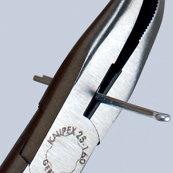 Ứng dụng cắt của kìm mũi nhọn Knipex 25