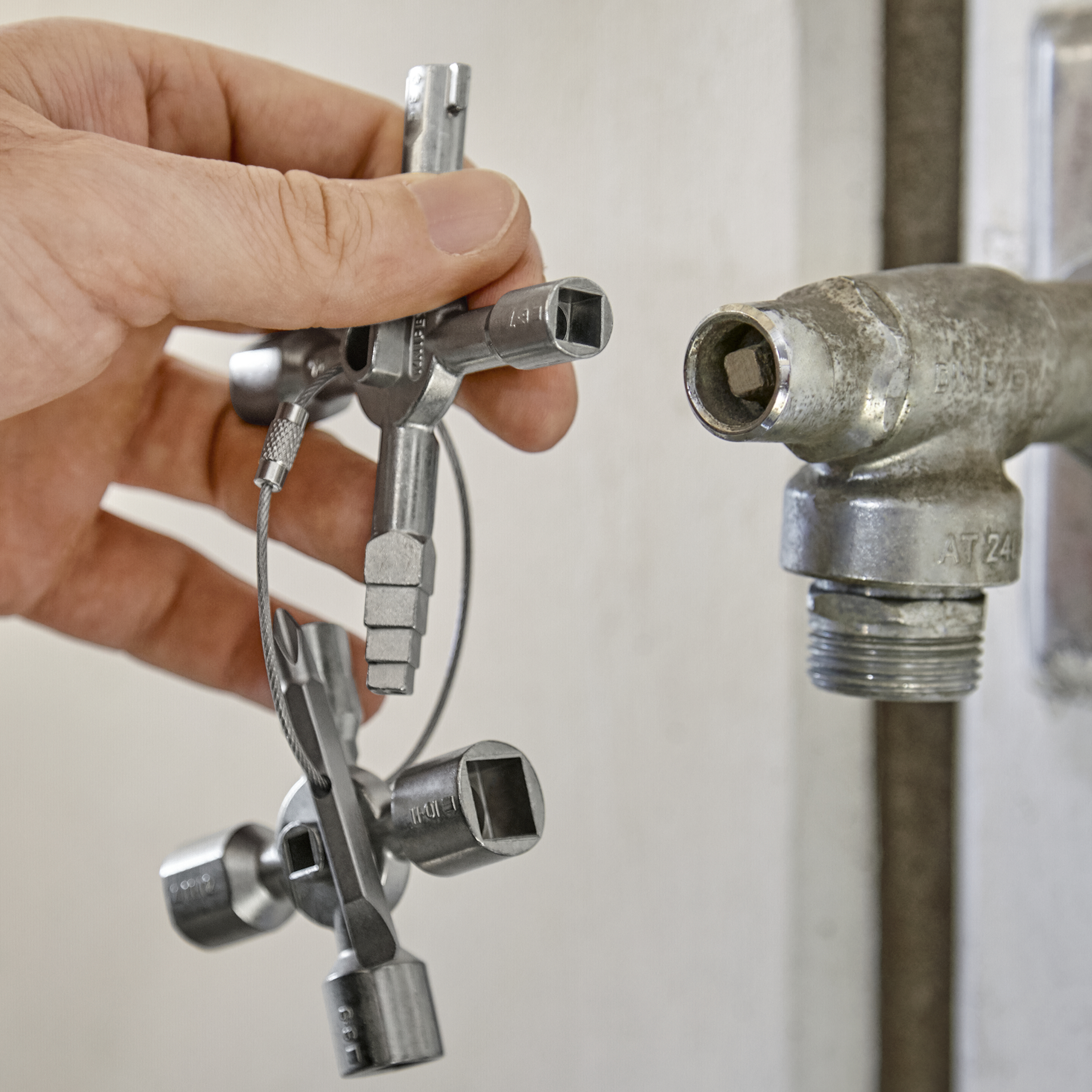 KNIPEX 00 11 01 TwinKey® Control Cabinet Key 92 mm thumbnail 6