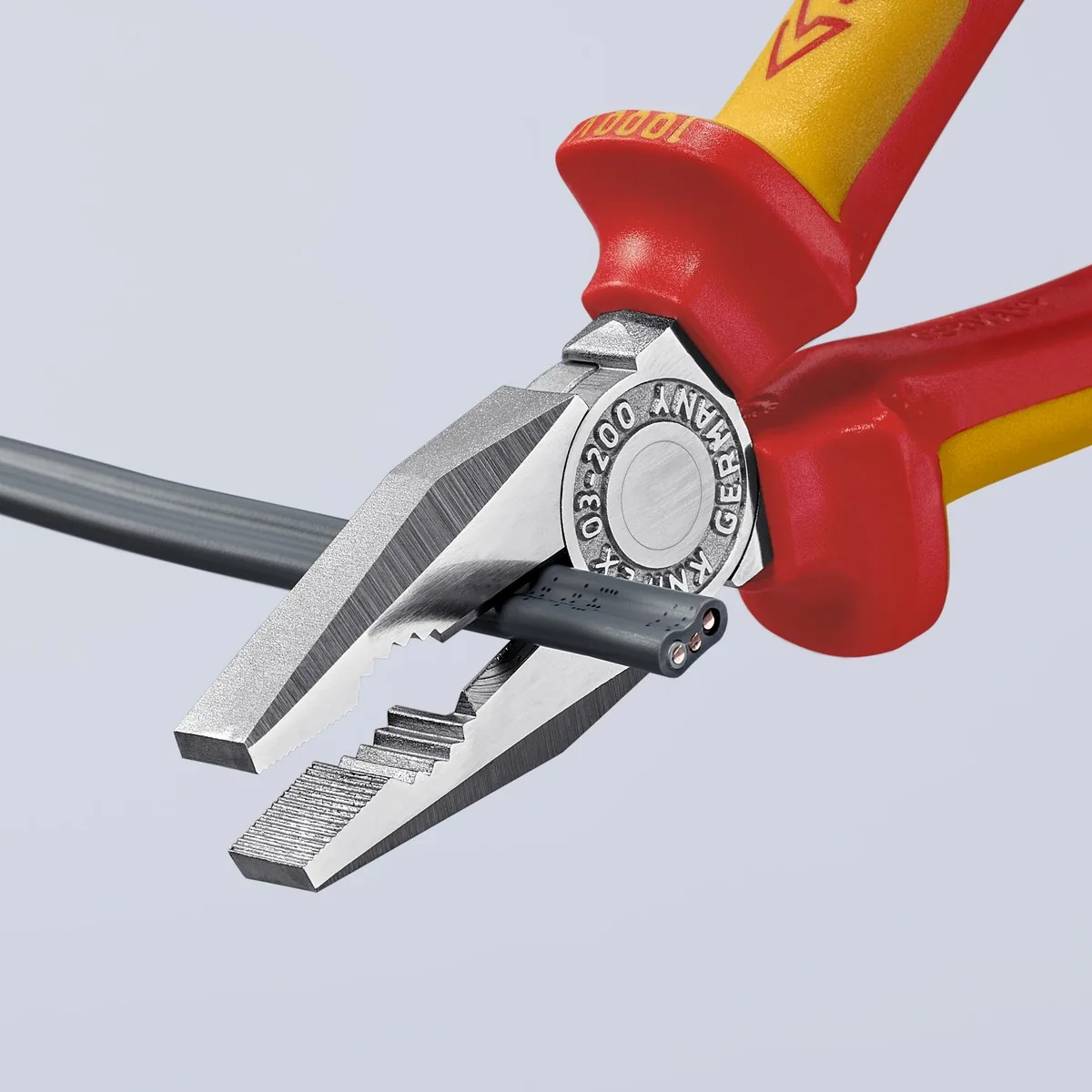 Kìm răng đầu bằng KNIPEX 03 06 200 dài 200mm, đầu mạ crom, cán cách điện 1000V thumbnail 4