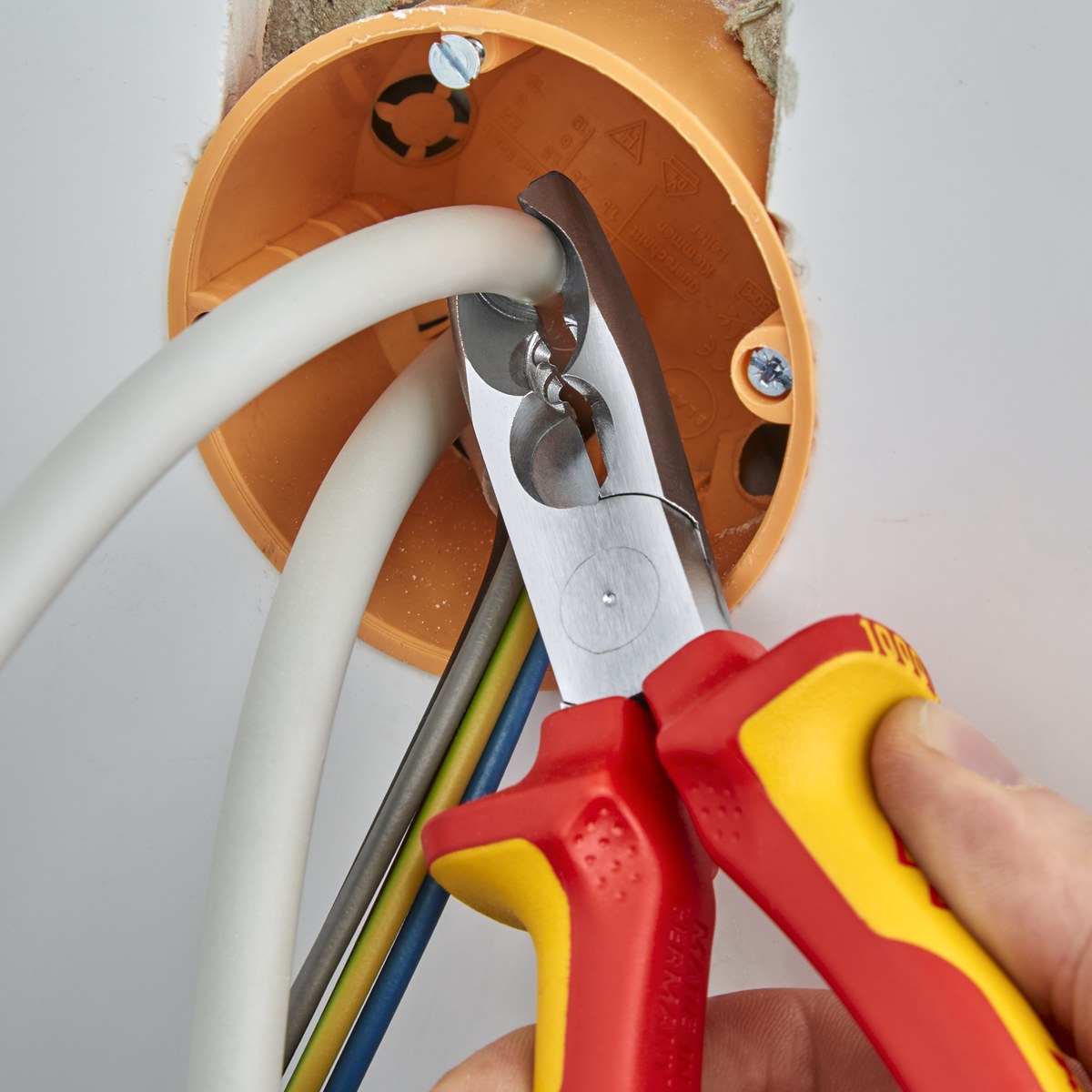 Kìm cắt tuốt dây chính xác KNIPEX 13 46 165, dài 165mm thumbnail 3