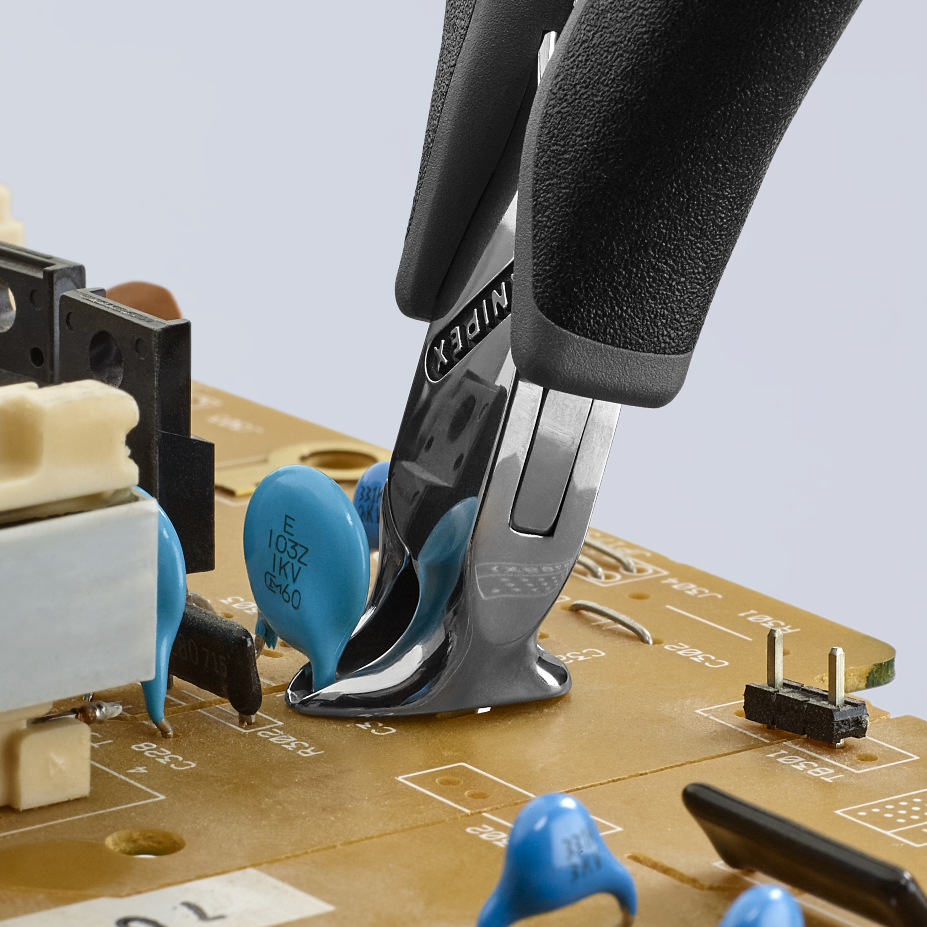 KNIPEX 64 32 120 ESD Electronics End Cutting Nippers ESD 120 mm with multi-component handles mirror polished thumbnail 4