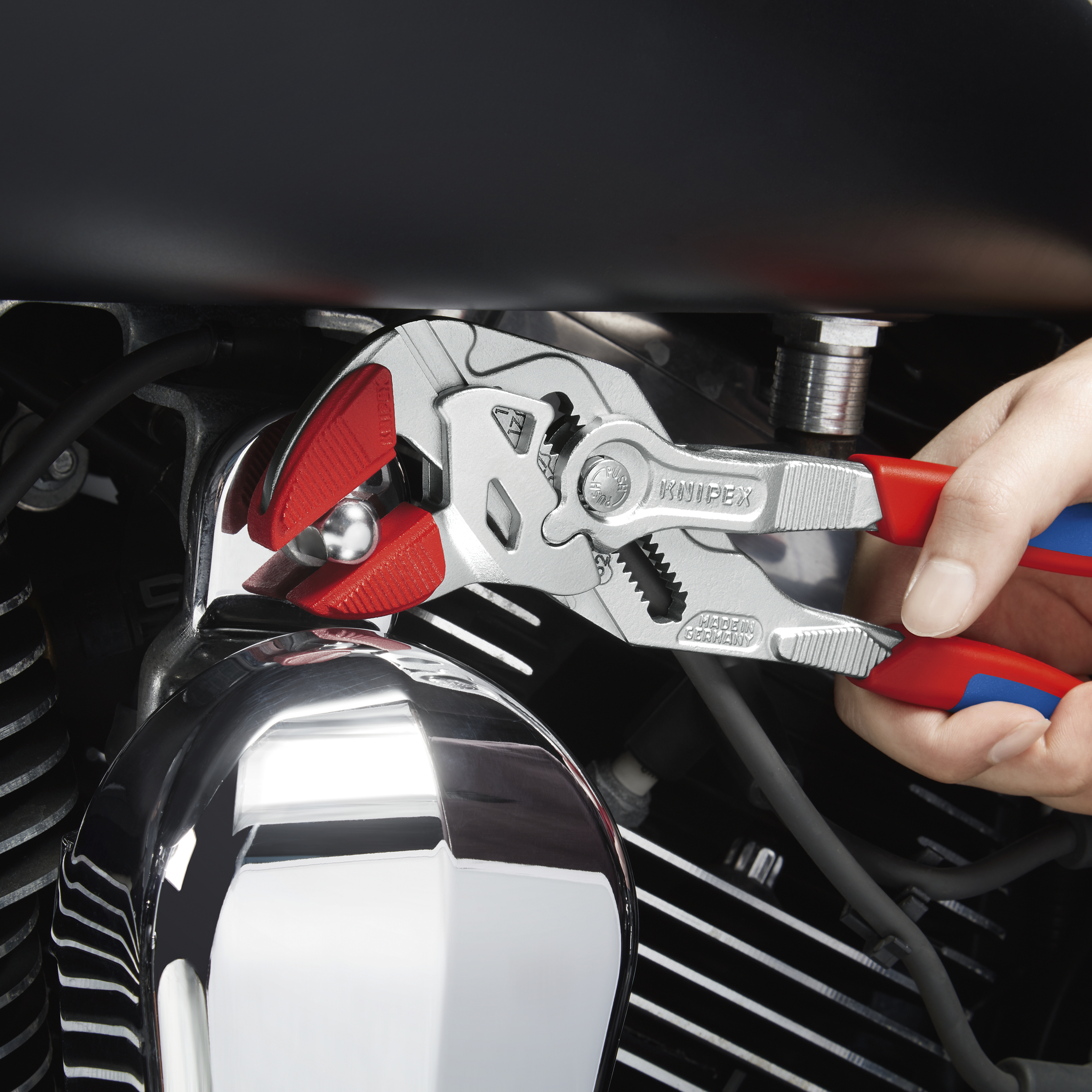 KNIPEX 86 05 250 T BK Pliers Wrench pliers and a wrench in a single tool 250 mm chrome-plated with multi-component grips, with integrated tether attachment point for a tool tether chrome-plated thumbnail 5