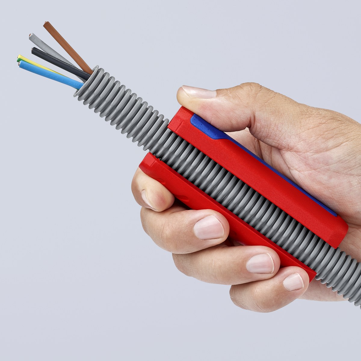 Dụng cụ cắt ống nhựa ruột gà 1/2 inch corrugated KNIPEX 90 22 01 SB đường kính từ Ø13 đến Ø32mm thumbnail 7