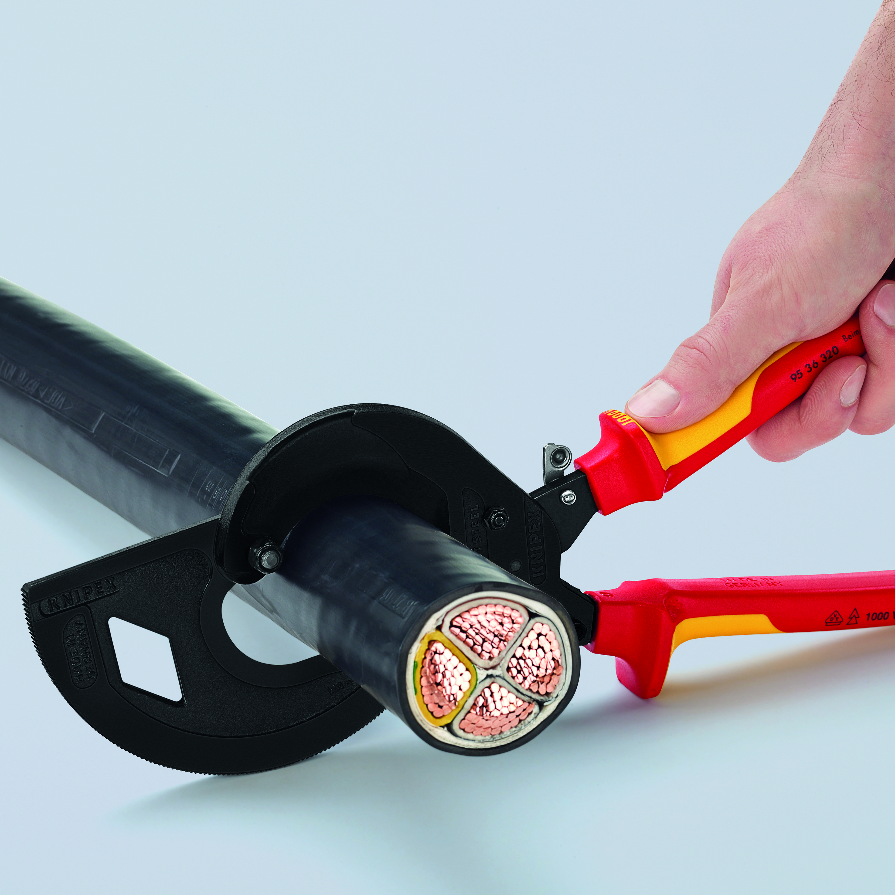 KNIPEX 95 36 320 Cable Cutter (ratchet principle, 3-stage) 320 mm black atramentized insulated with multi-component grips, VDE-tested thumbnail 3