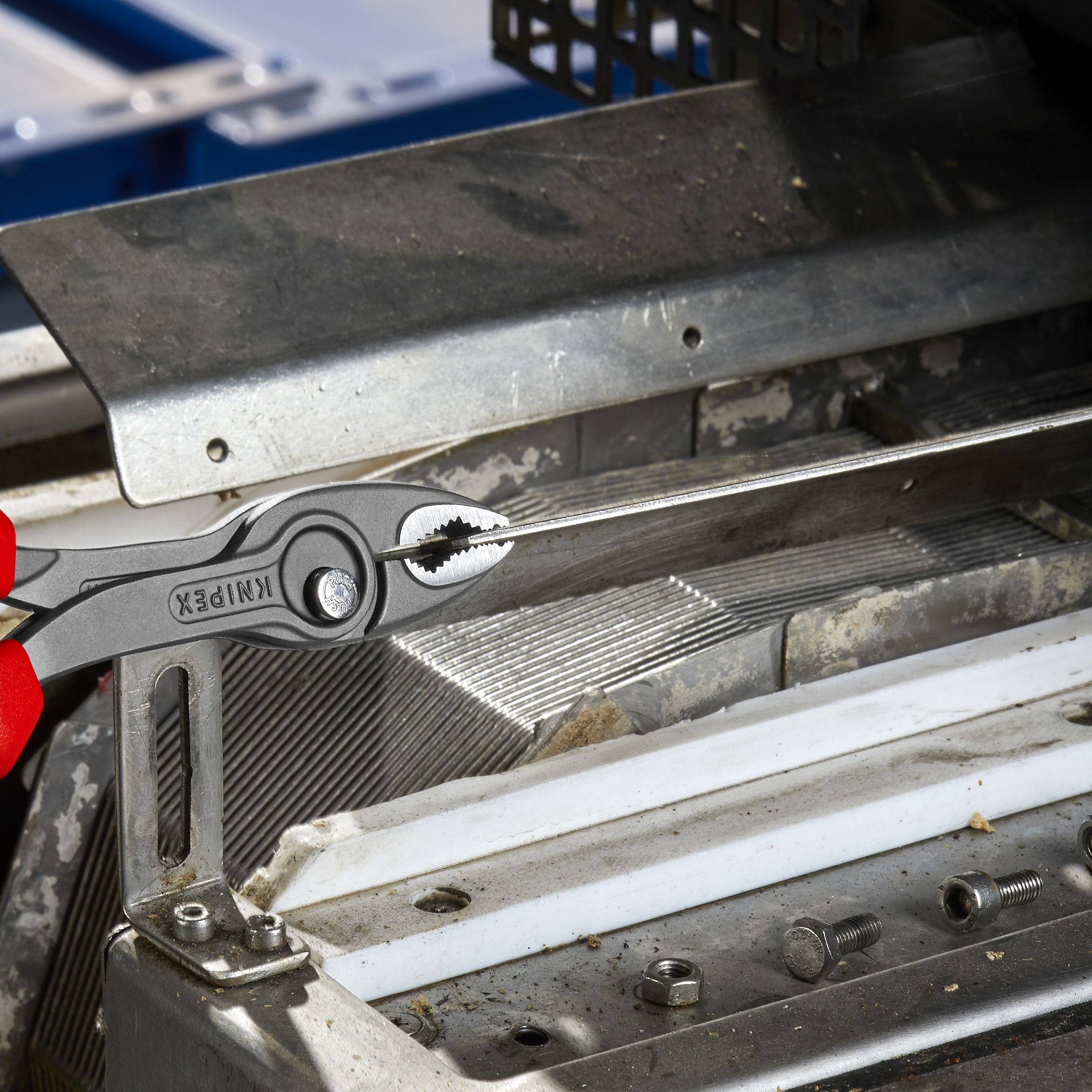 KNIPEX 82 02 200 SB TwinGrip Front and side gripping pliers 200 mm grey atramentized with comfort handles polished thumbnail 4