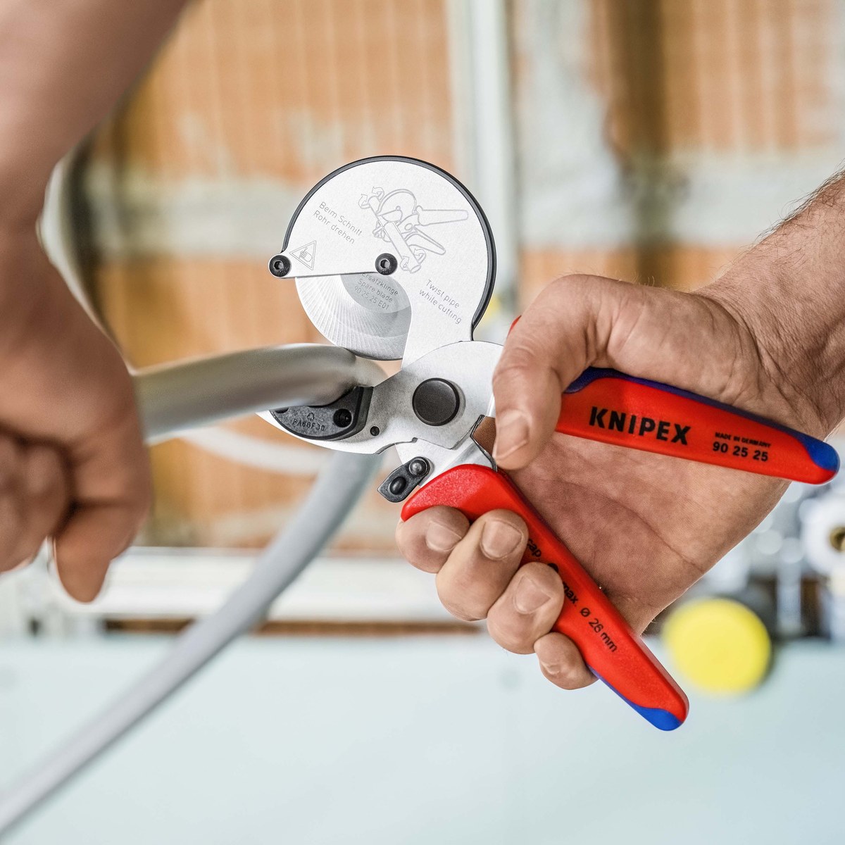 Dụng cụ cắt ống nhựa composite và nhựa cứng KNIPEX 90 25 25 đường kính từ Ø6 đến Ø35mm thumbnail 3