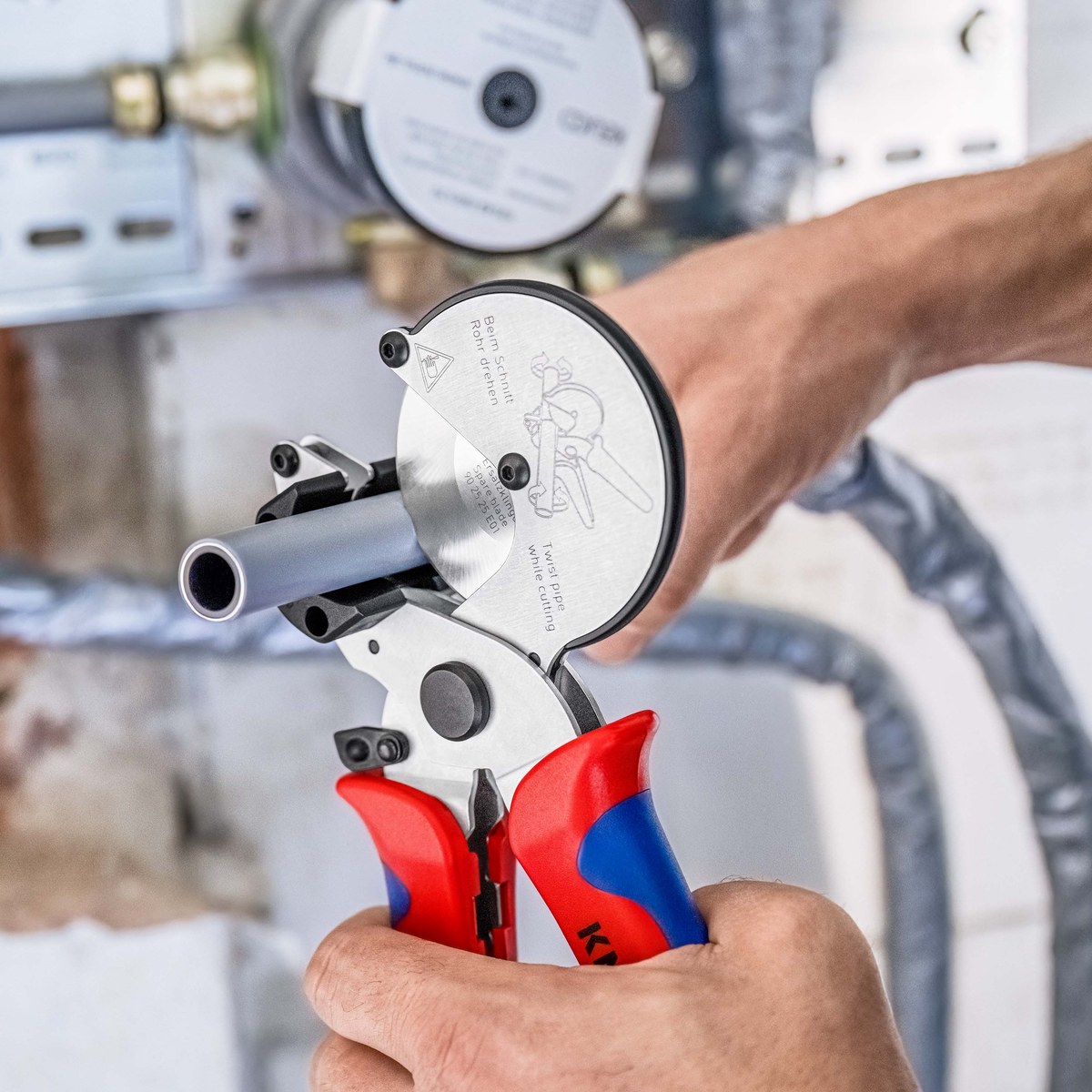 Dụng cụ cắt ống nhựa composite và nhựa cứng KNIPEX 90 25 25 đường kính từ Ø6 đến Ø35mm thumbnail 4
