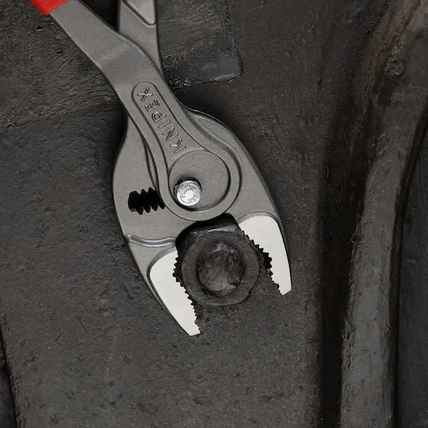 Kềm tháo ốc mòn Knipex 82 01 150, size 6 inch, cán bọc nhựa cổ điển thumbnail 6