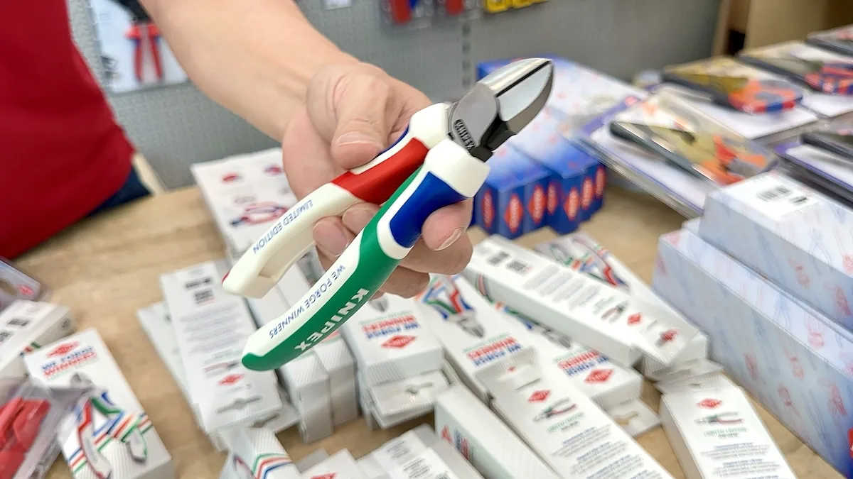 Kim cat canh Knipex 70 02 160 S8 world cup 7656