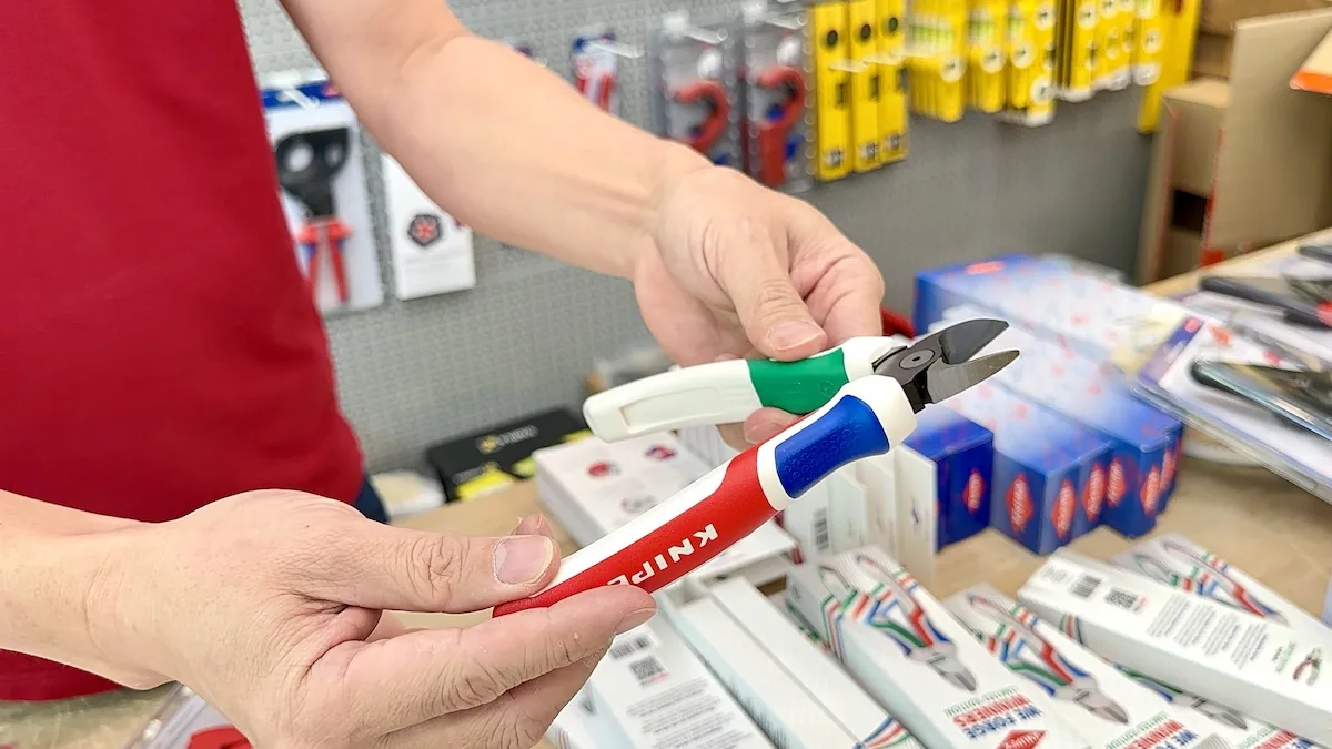 Kim cat canh Knipex 70 02 160 S8 world cup 7665