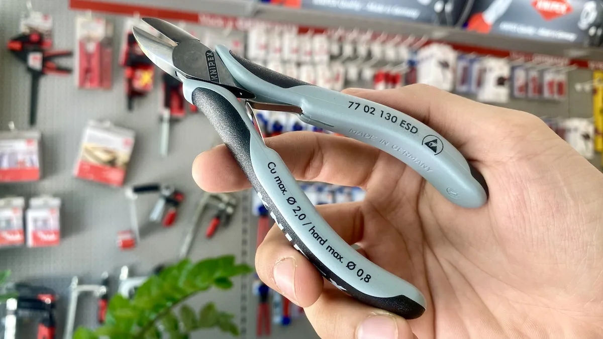 kim cat dien tu KNIPEX 77 02 130 ESD 8