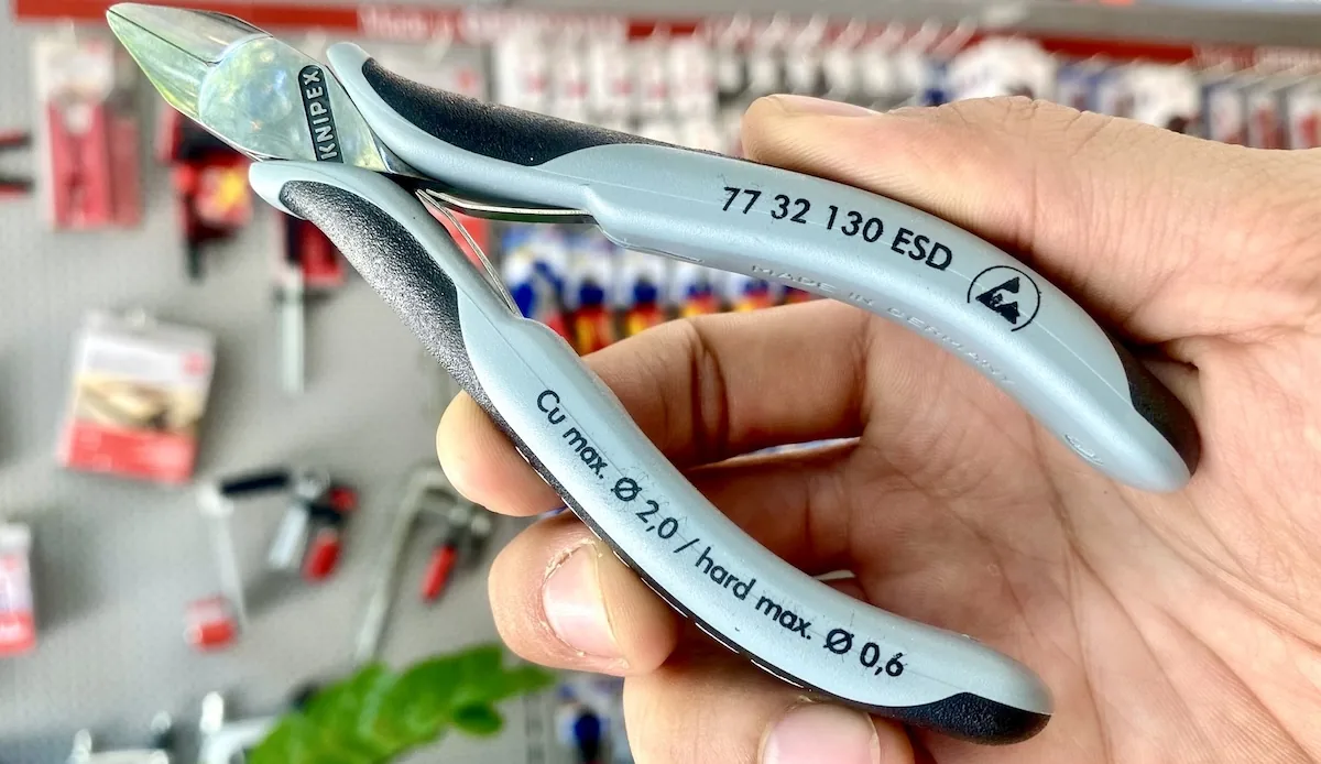 kim cat dien tu KNIPEX 77 32 130 ESD 4