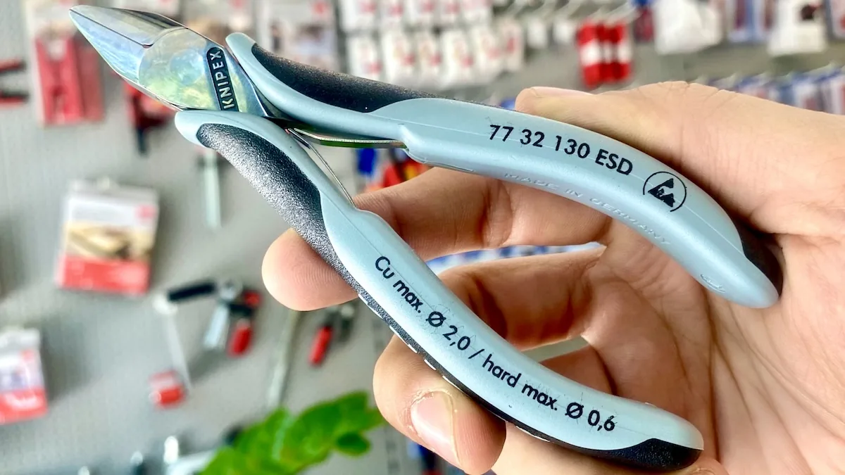 kim cat dien tu KNIPEX 77 32 130 ESD 8