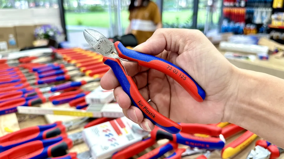 Kim cat nhua Knipex 72 02 125 9263