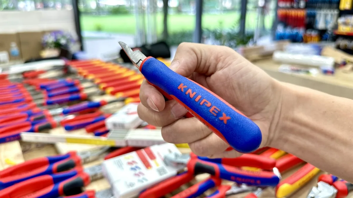 Kim cat nhua Knipex 72 02 125 9264