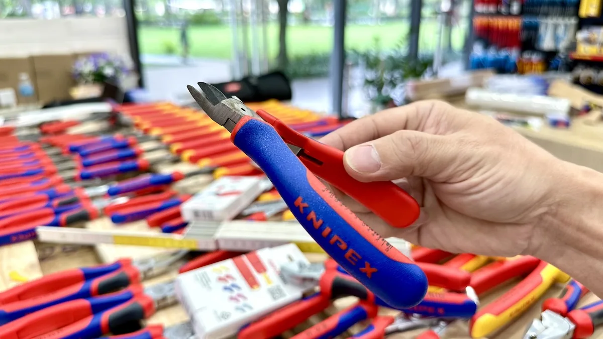 Kim cat nhua Knipex 72 02 125 9271