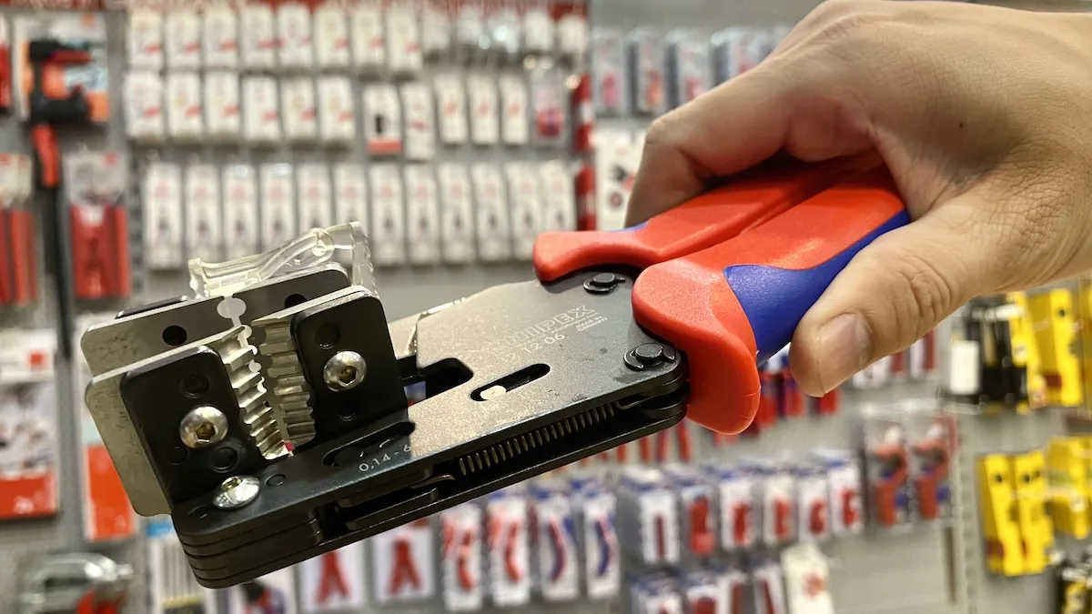 kim tuot day KNIPEX 12 12 06 1