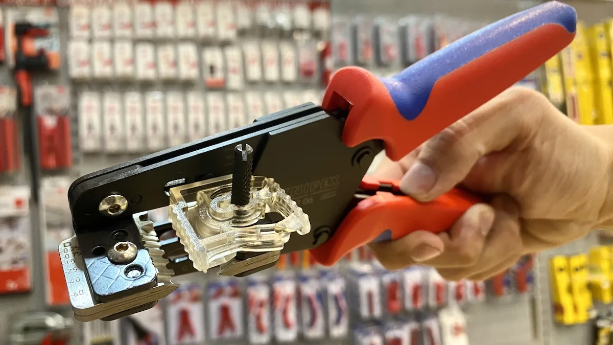 kim tuot day KNIPEX 12 12 06 5
